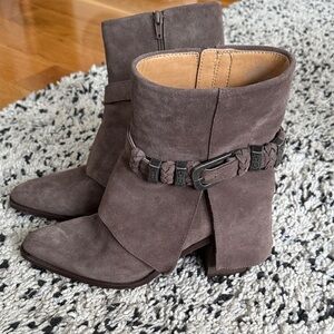 Icon by Crown Vintage Suede Boots Size 39